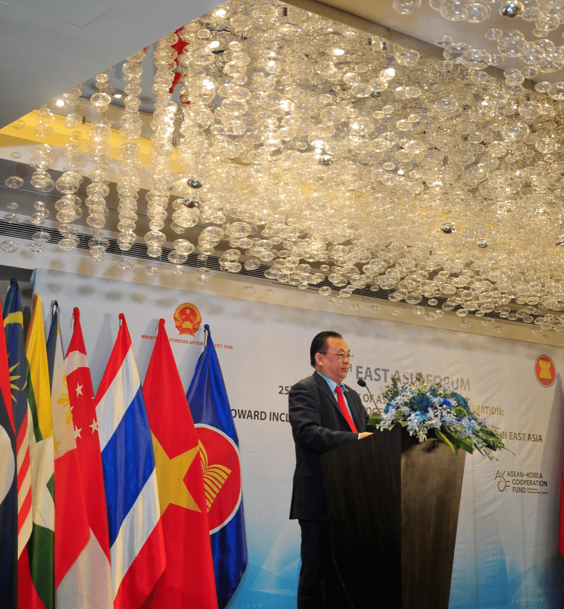 Ông Lê Hữu Hoàng, Phó Chủ tịch Thường trực Ủy ban Nhân dân tỉnh Khánh Hòa, phát biểu tại Diễn đàn Đông Á 2022